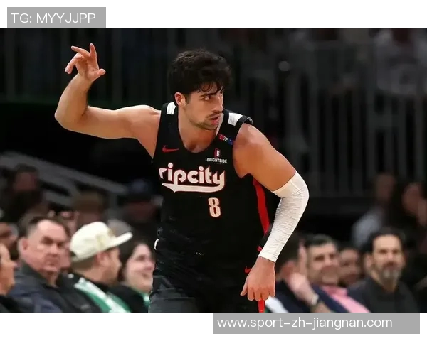 阿夫迪亚全场表现惨淡14投仅3中三分球失准5次失误令人失望